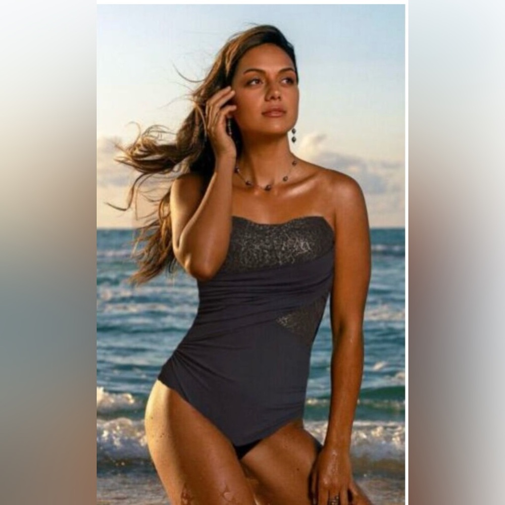 Spanx swimsuit women’s 6 Black Bandeau Lace Swimsuit one piece Golden Hour